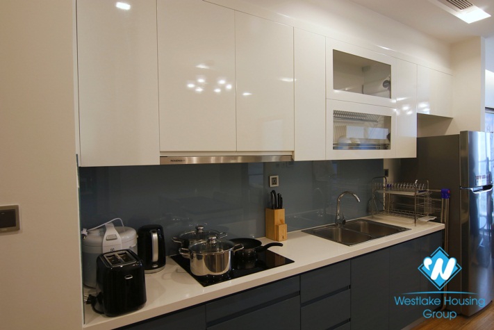 Fashionable and modern design 1 bedroom apartment for rent in Vinhome Metropolis